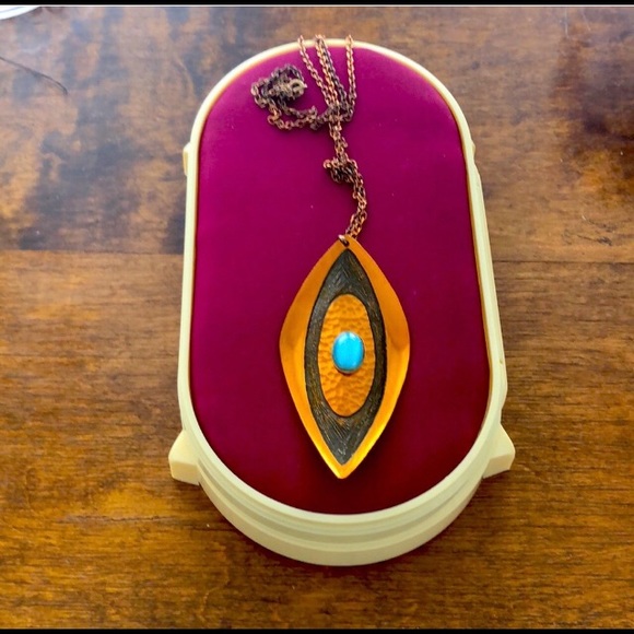 Meet your Posher, Alex - Picture 4 of 15